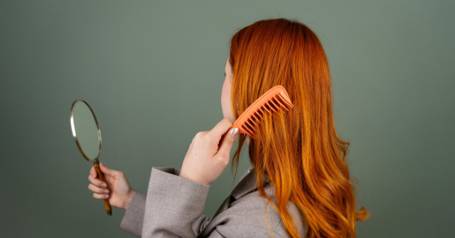秋になると抜け毛が増える？気になる秋のヘアケア